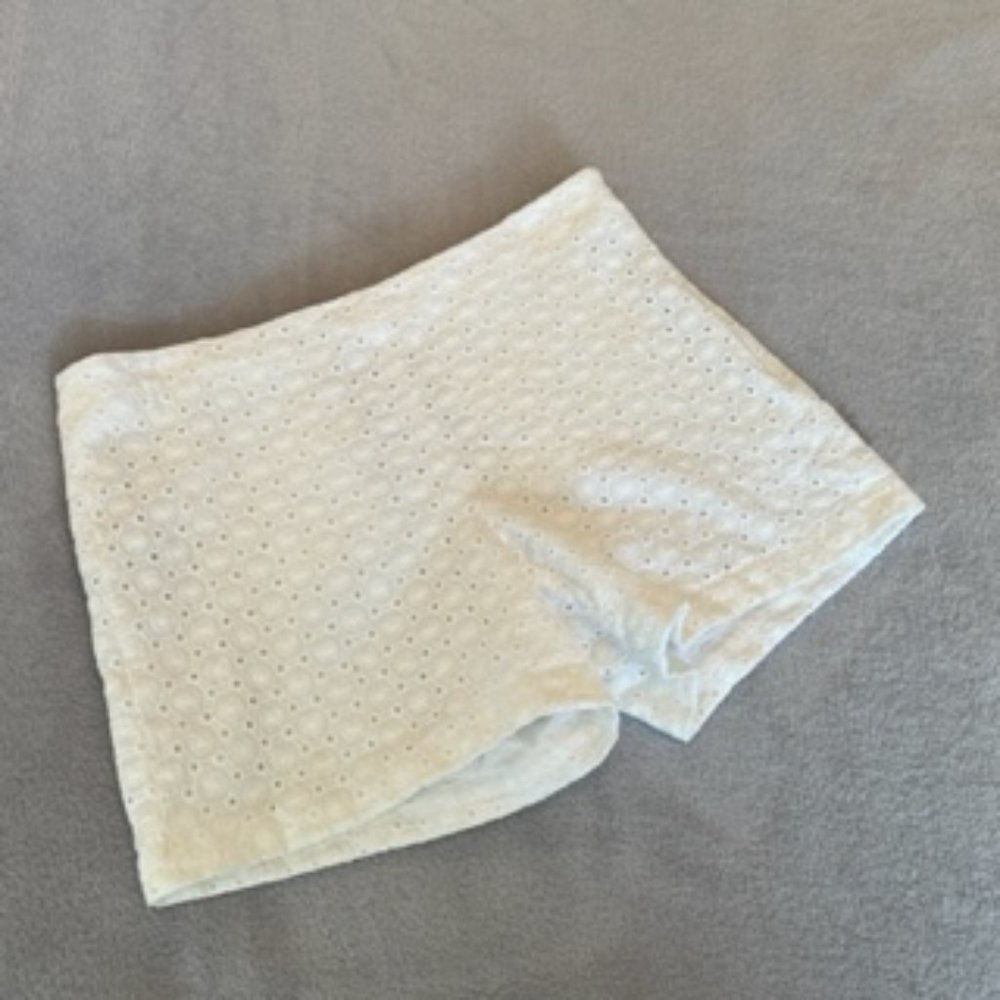 Ann Taylor Women's Shorts 4 White